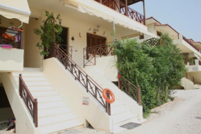 Отель Two-floor house next to sea  Лутраки
